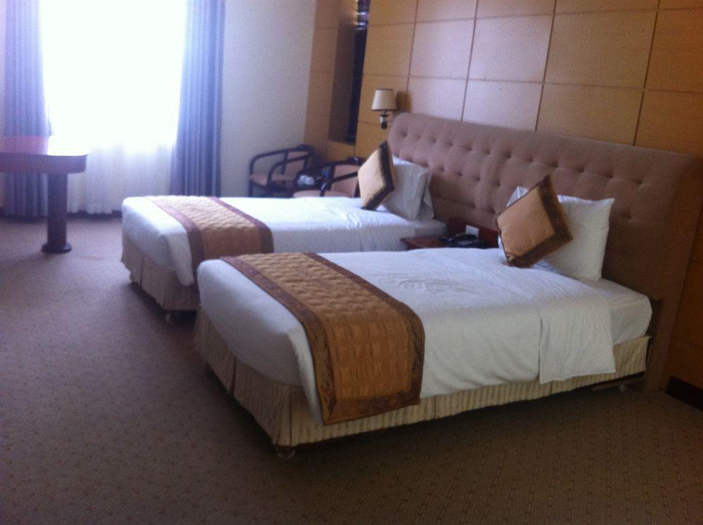 Oasis Hanoi Hotel Exterior photo