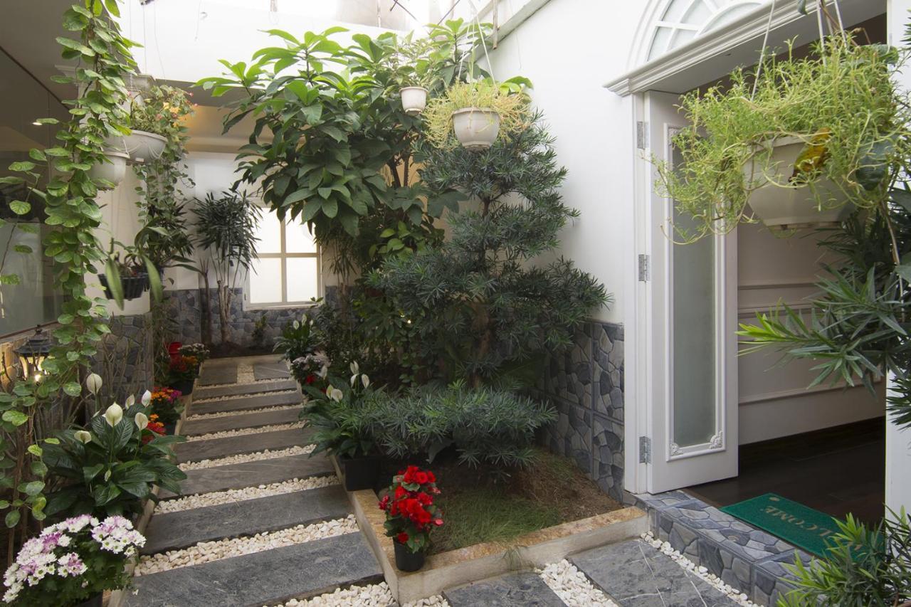 Oasis Hanoi Hotel Exterior photo