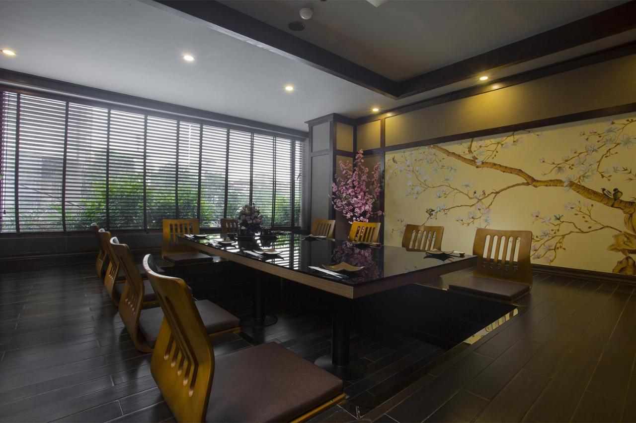Oasis Hanoi Hotel Exterior photo