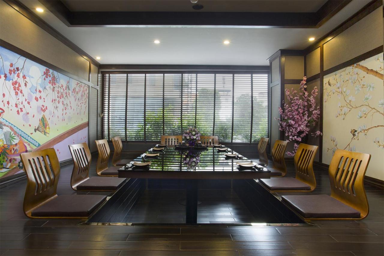 Oasis Hanoi Hotel Exterior photo